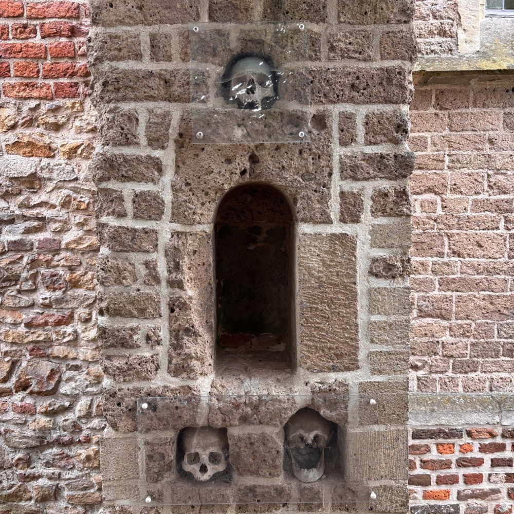 schedels-oude-calixtuskerk-groenlo-nmto.jpg